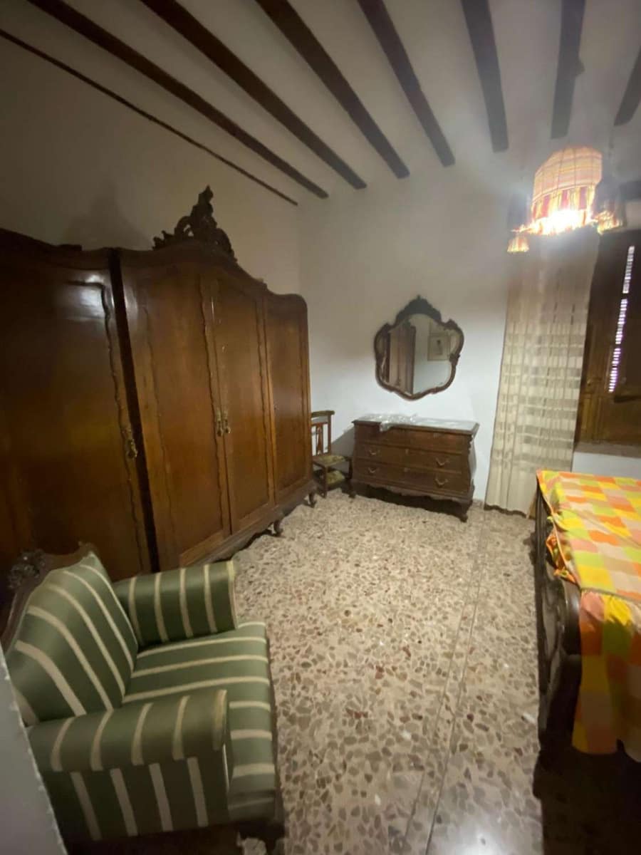 8 makuuhuone Omakotitalo myytävänä paikassa Chirivel - 180 000 € (Ref: 8950423)