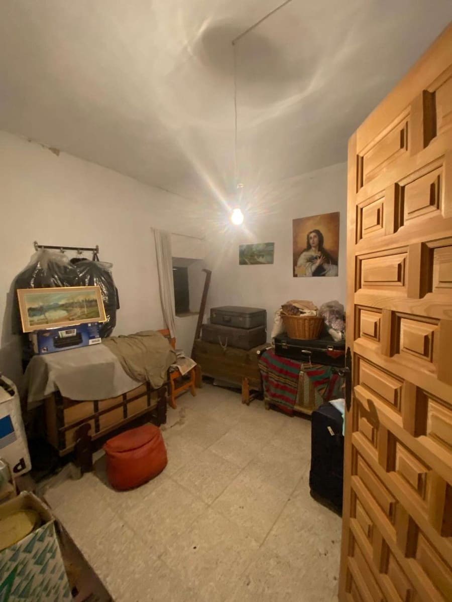 8 makuuhuone Omakotitalo myytävänä paikassa Chirivel - 180 000 € (Ref: 8950423)