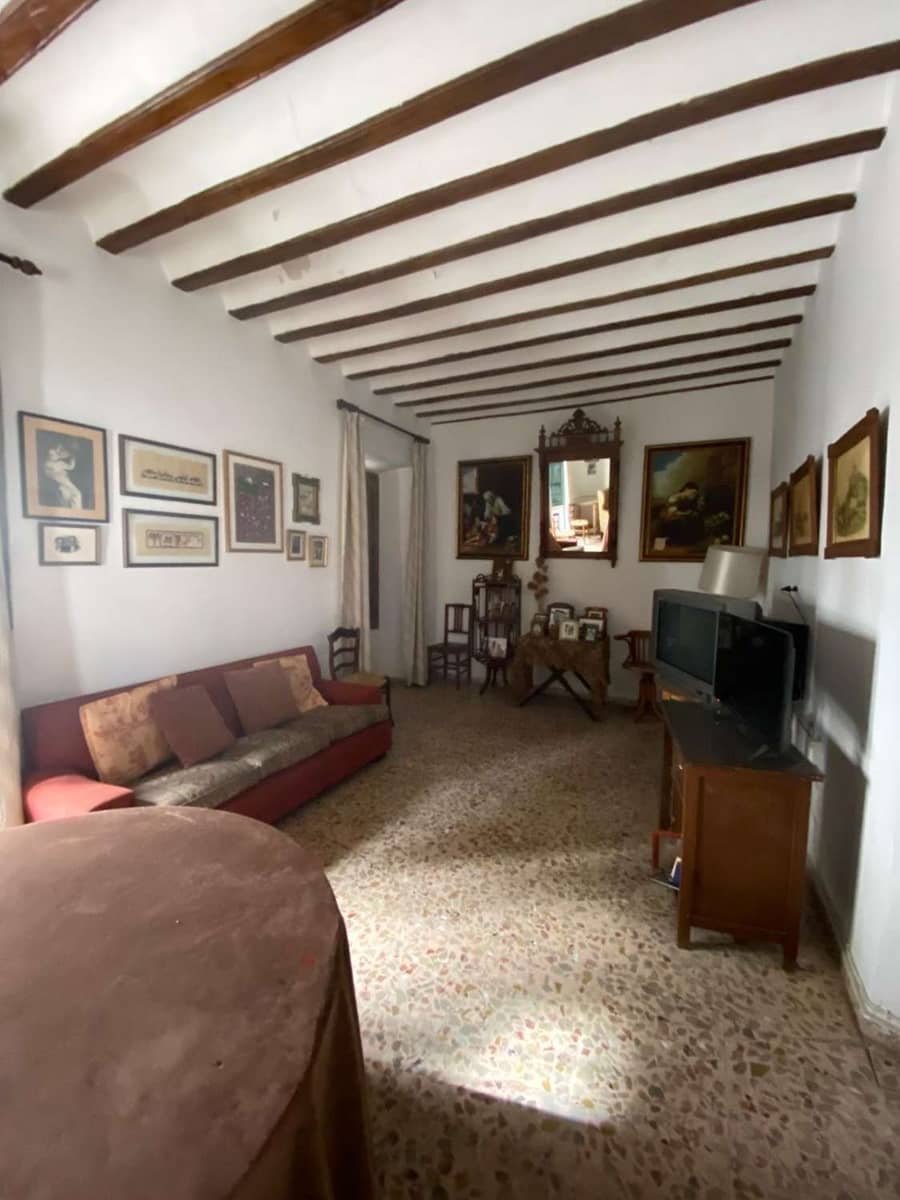 8 makuuhuone Omakotitalo myytävänä paikassa Chirivel - 180 000 € (Ref: 8950423)