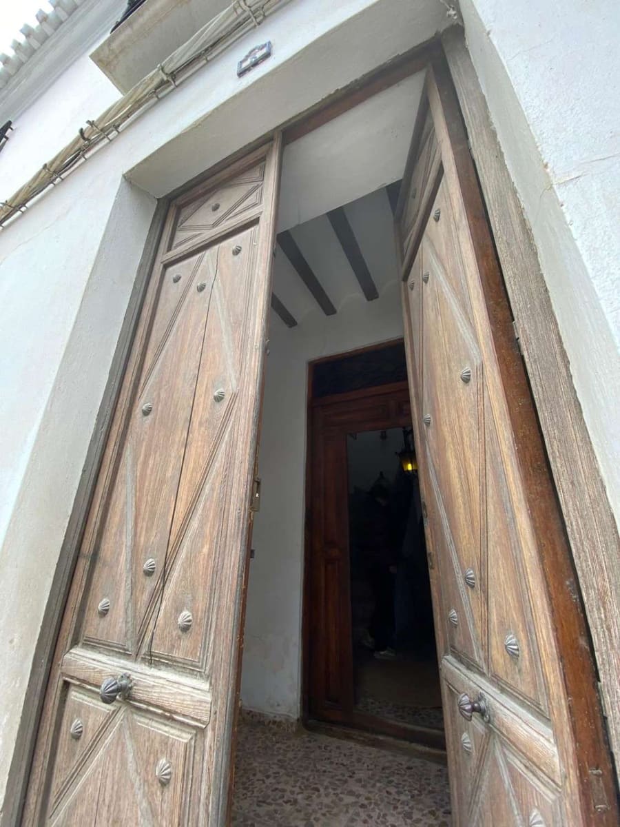 8 makuuhuone Omakotitalo myytävänä paikassa Chirivel - 180 000 € (Ref: 8950423)