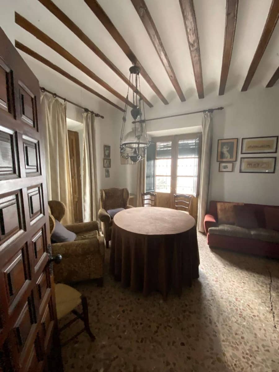 8 makuuhuone Omakotitalo myytävänä paikassa Chirivel - 180 000 € (Ref: 8950423)