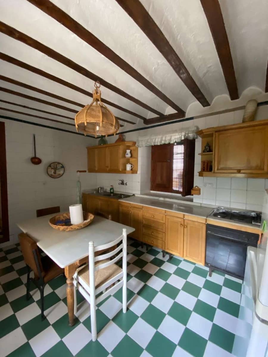 8 makuuhuone Omakotitalo myytävänä paikassa Chirivel - 180 000 € (Ref: 8950423)