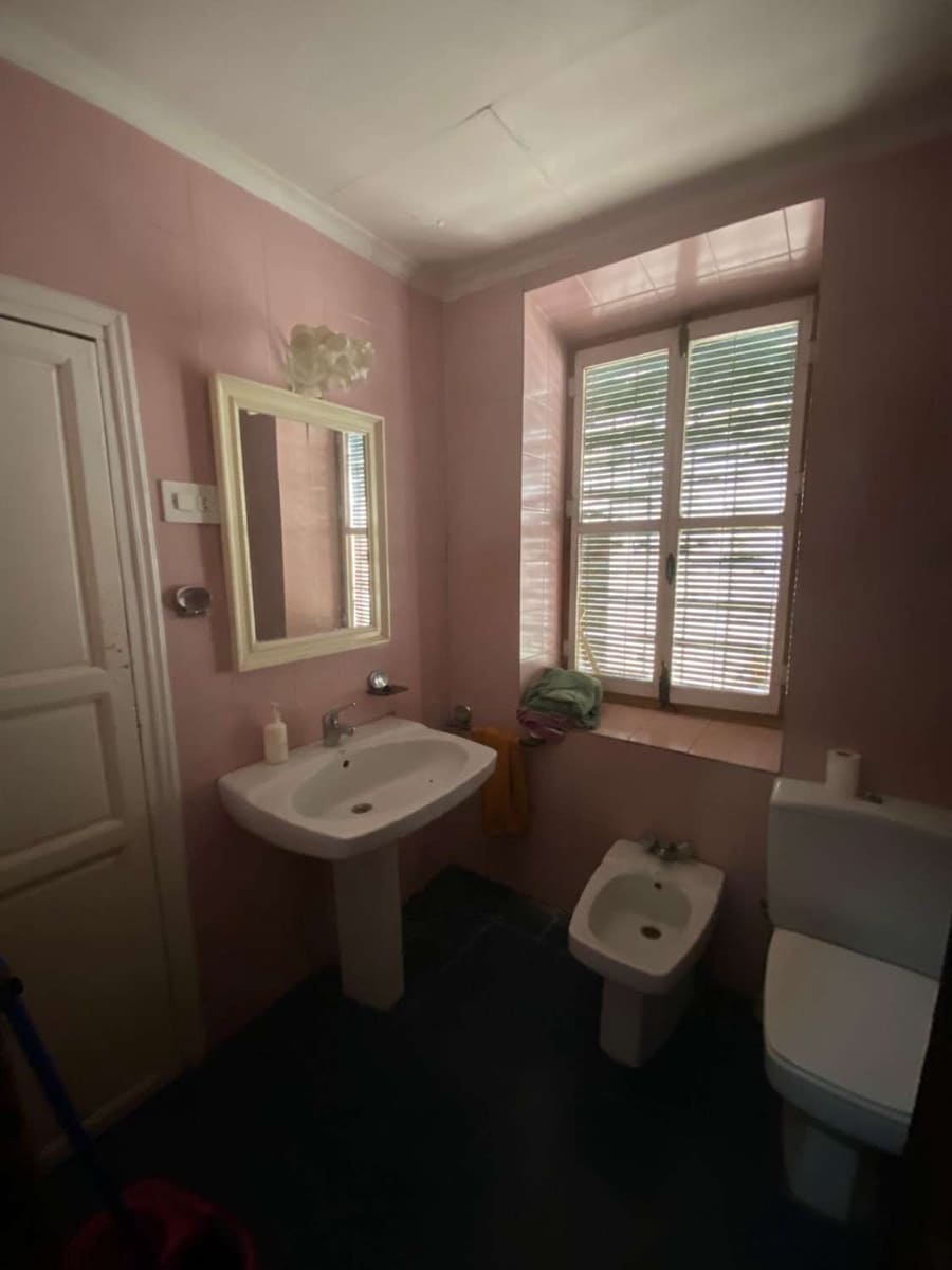 8 makuuhuone Omakotitalo myytävänä paikassa Chirivel - 180 000 € (Ref: 8950423)