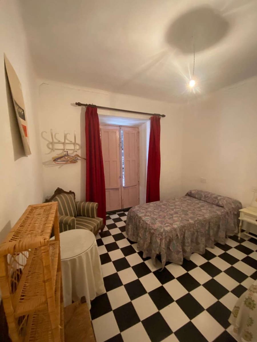 8 makuuhuone Omakotitalo myytävänä paikassa Chirivel - 180 000 € (Ref: 8950423)