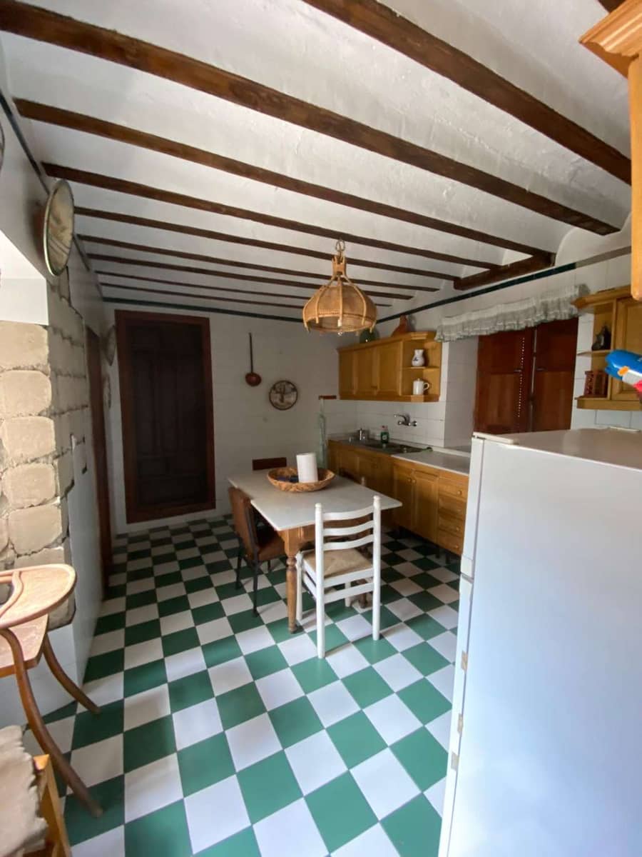 8 makuuhuone Omakotitalo myytävänä paikassa Chirivel - 180 000 € (Ref: 8950423)