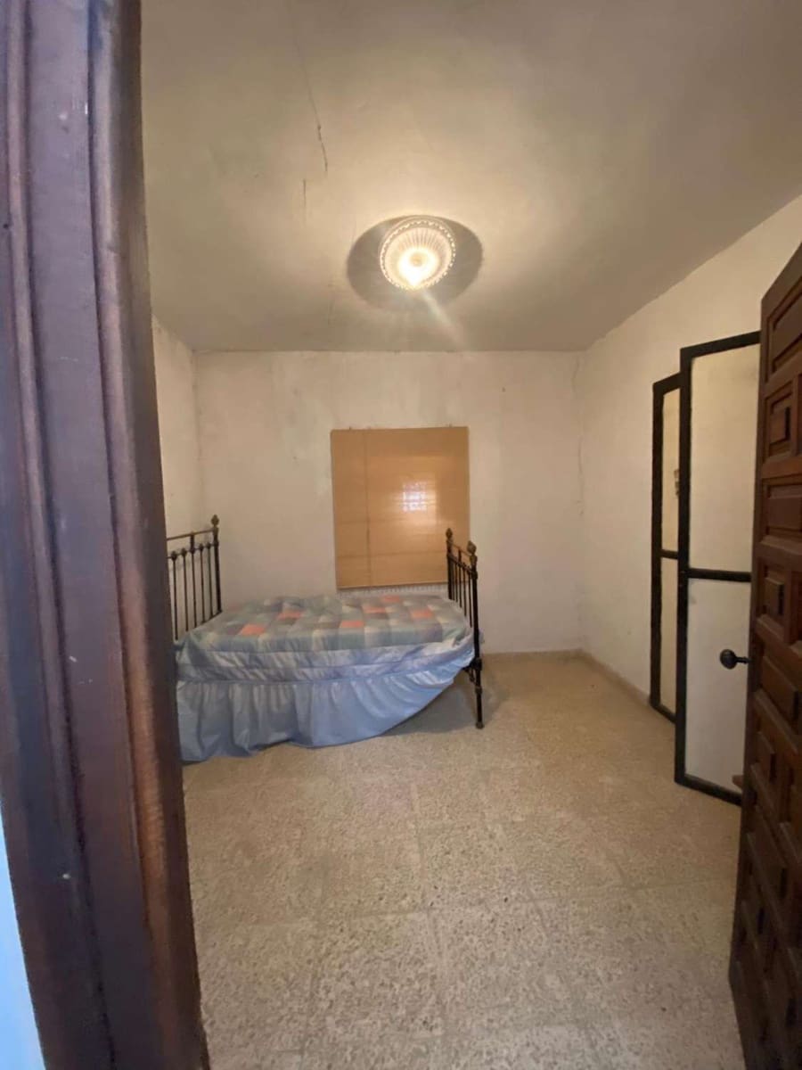 8 makuuhuone Omakotitalo myytävänä paikassa Chirivel - 180 000 € (Ref: 8950423)