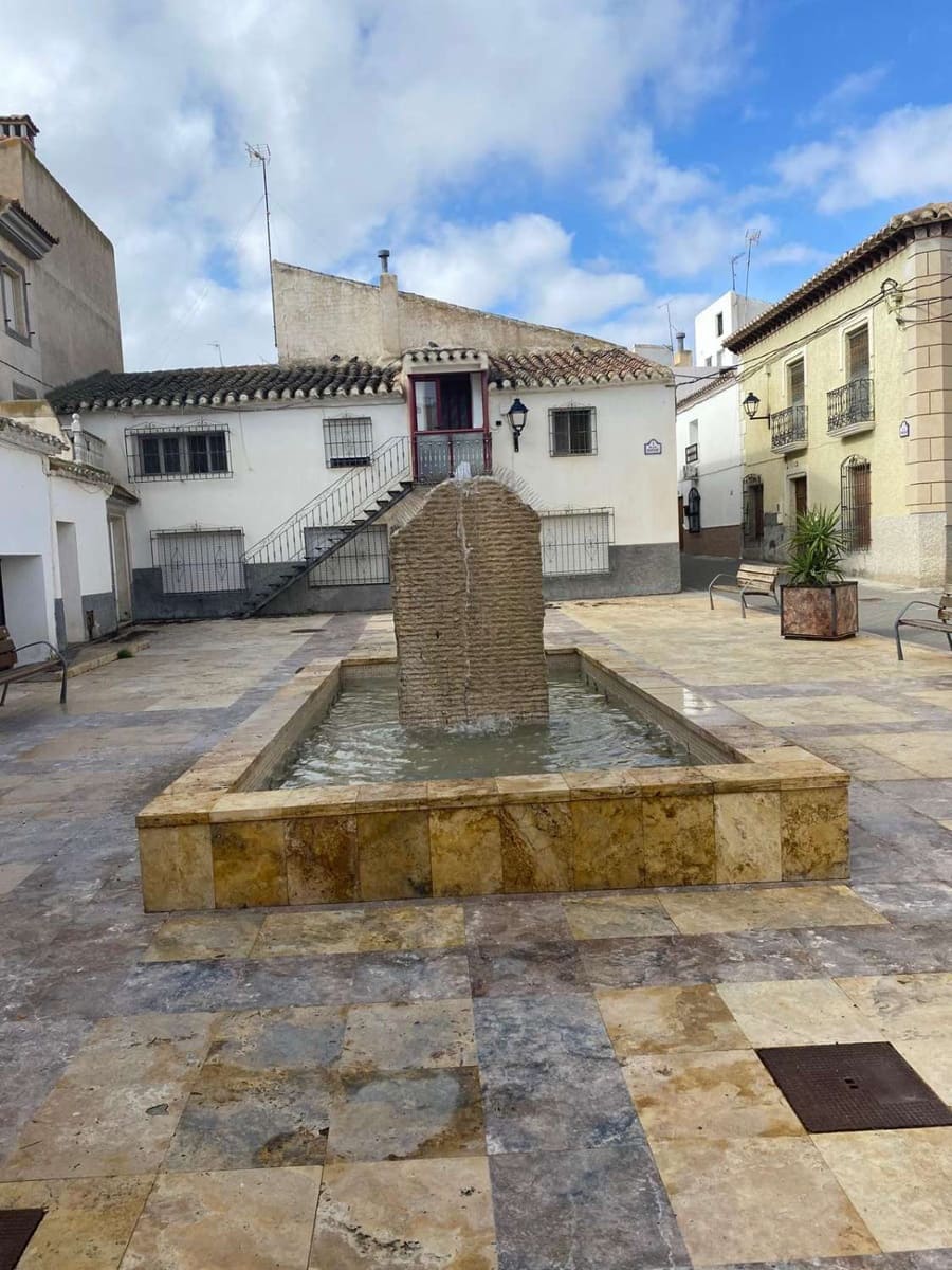 8 makuuhuone Omakotitalo myytävänä paikassa Chirivel - 180 000 € (Ref: 8950423)