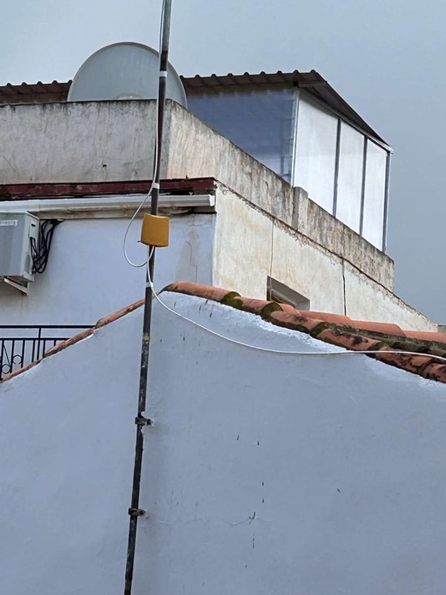 6 soveværelse Byhus til salg i Freila med garage - € 38.000 (Ref: 8992577)