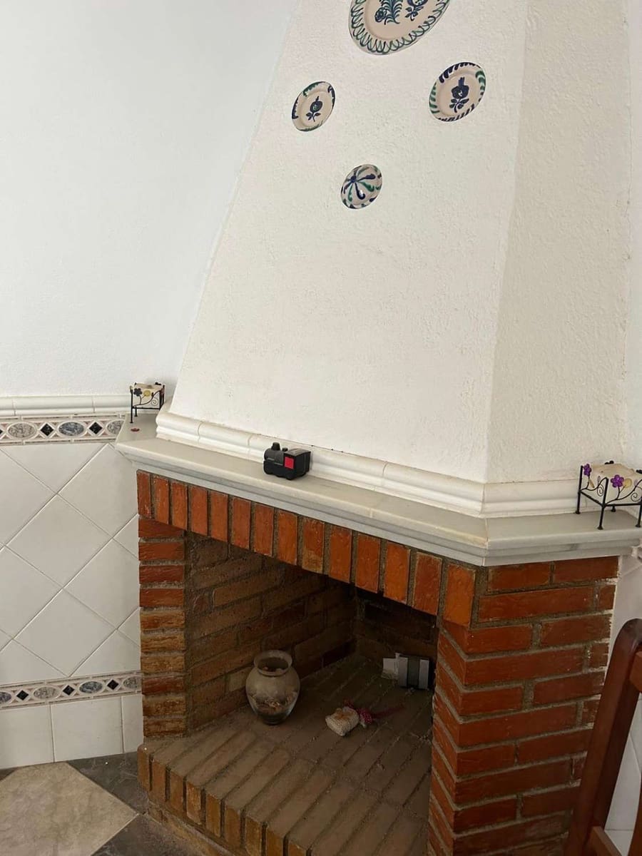 6 soveværelse Byhus til salg i Freila med garage - € 38.000 (Ref: 8992577)