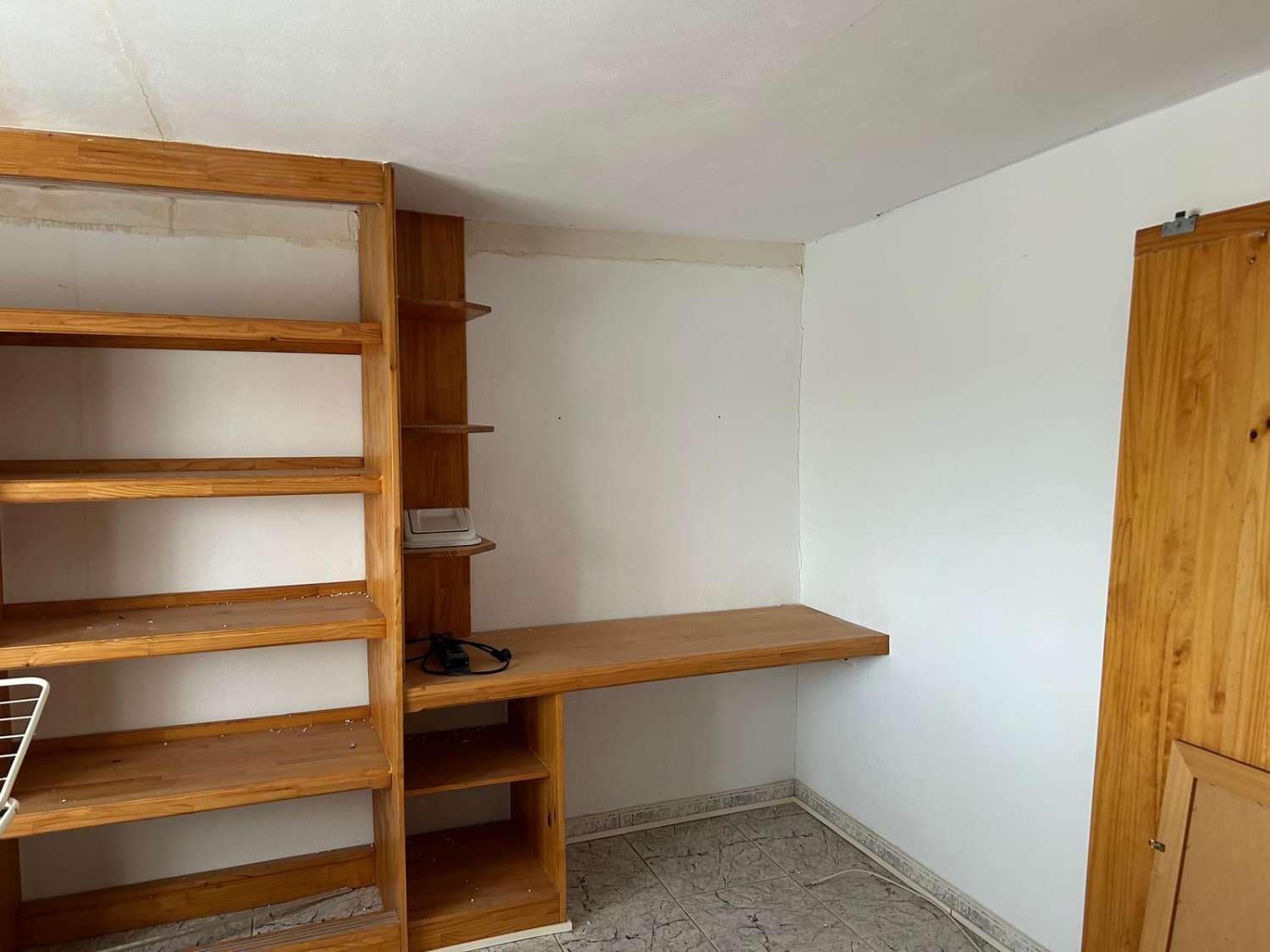 6 soveværelse Byhus til salg i Freila med garage - € 38.000 (Ref: 8992577)