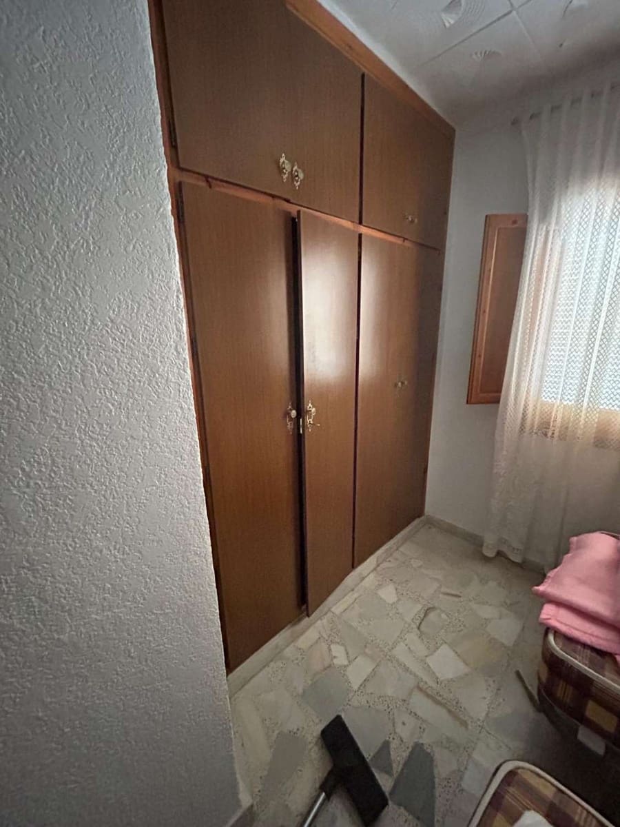 6 soveværelse Byhus til salg i Freila med garage - € 38.000 (Ref: 8992577)