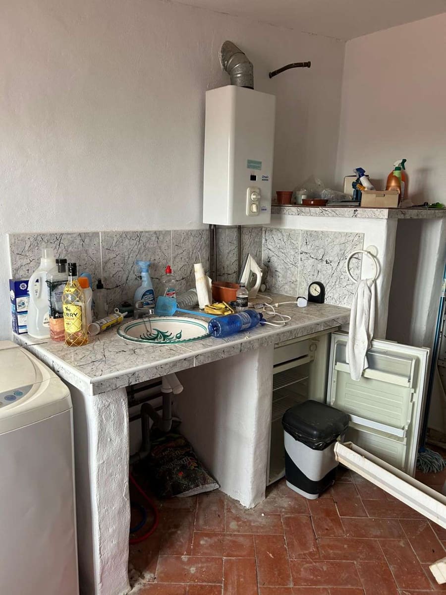 6 soveværelse Byhus til salg i Freila med garage - € 38.000 (Ref: 8992577)