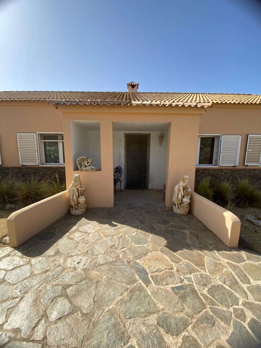 5 bedroom Villa for sale in Oria - € 219,999 (Ref: 9095134)