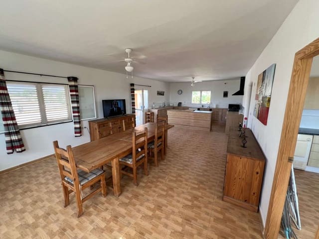 5 bedroom Villa for sale in Oria - € 219,999 (Ref: 9095134)