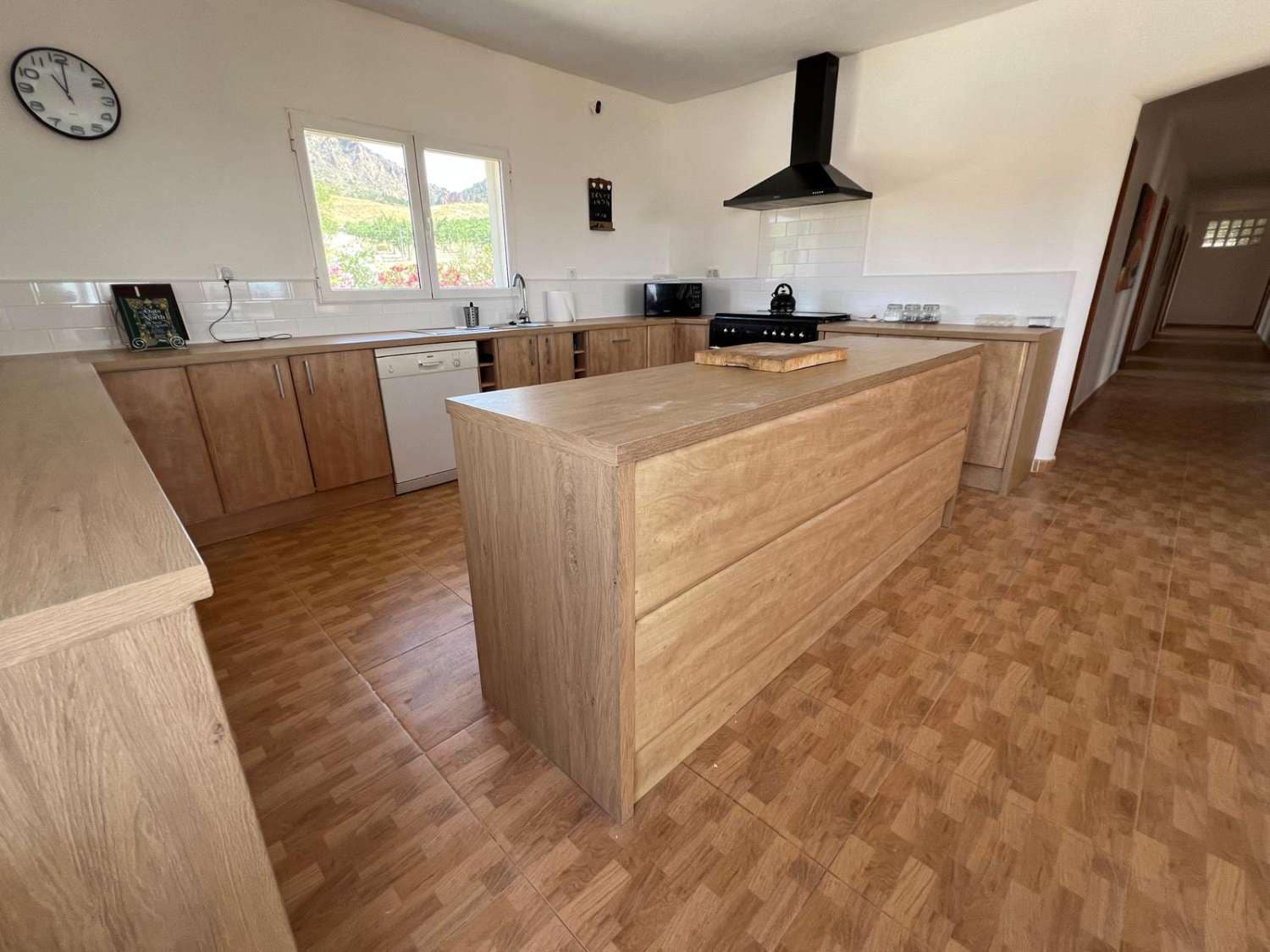 5 bedroom Villa for sale in Oria - € 219,999 (Ref: 9095134)