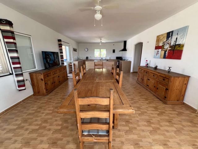 5 bedroom Villa for sale in Oria - € 219,999 (Ref: 9095134)