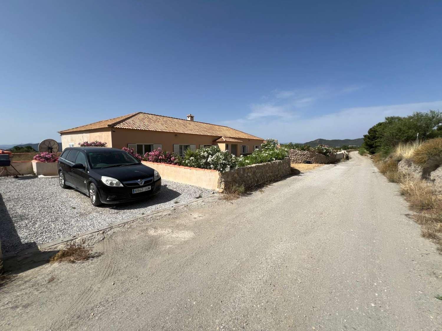 5 bedroom Villa for sale in Oria - € 219,999 (Ref: 9095134)