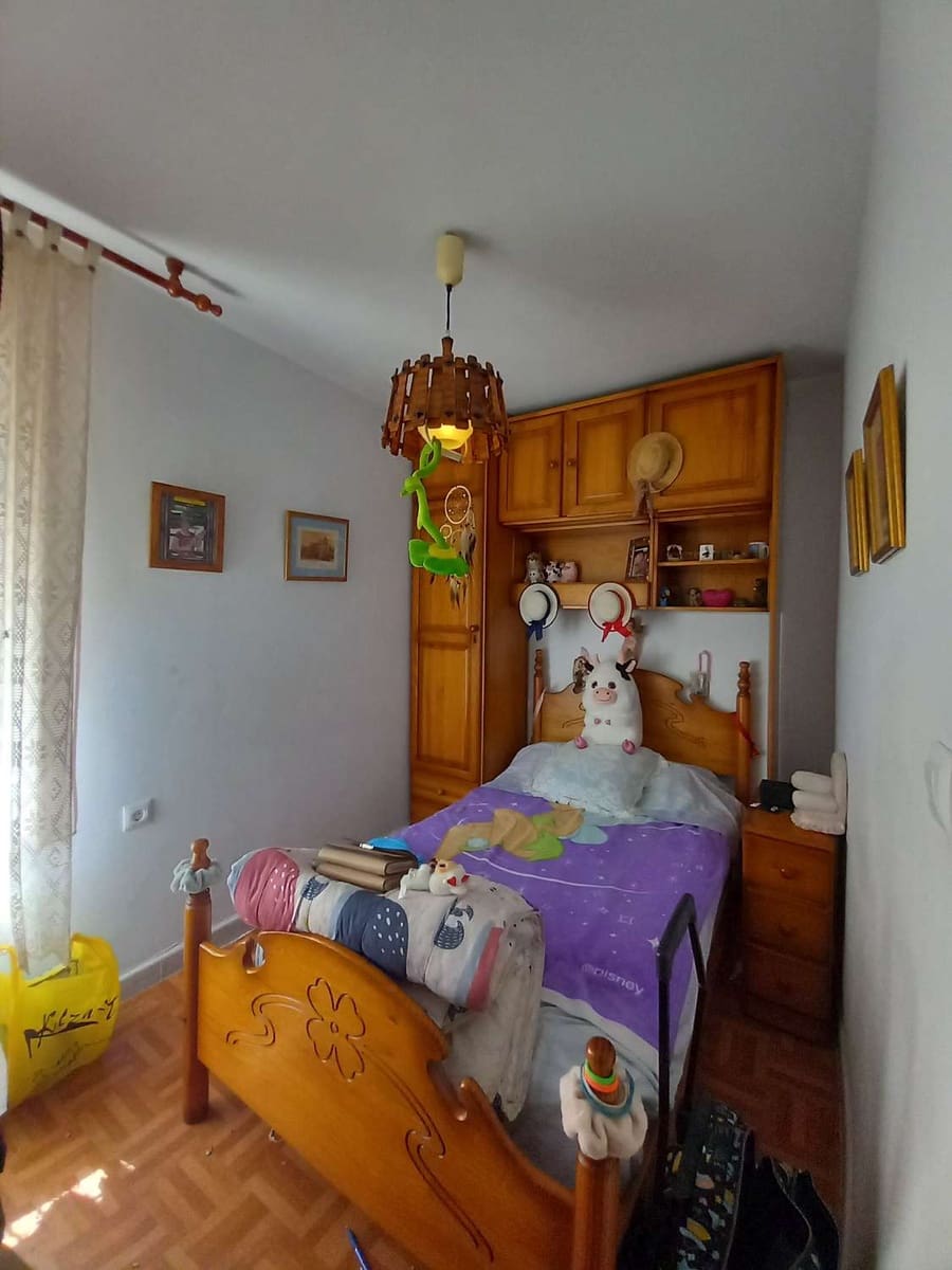 4 soveværelse Semi-Rækkehus til salg i Velez-Blanco - € 119.000 (Ref: 9134109)