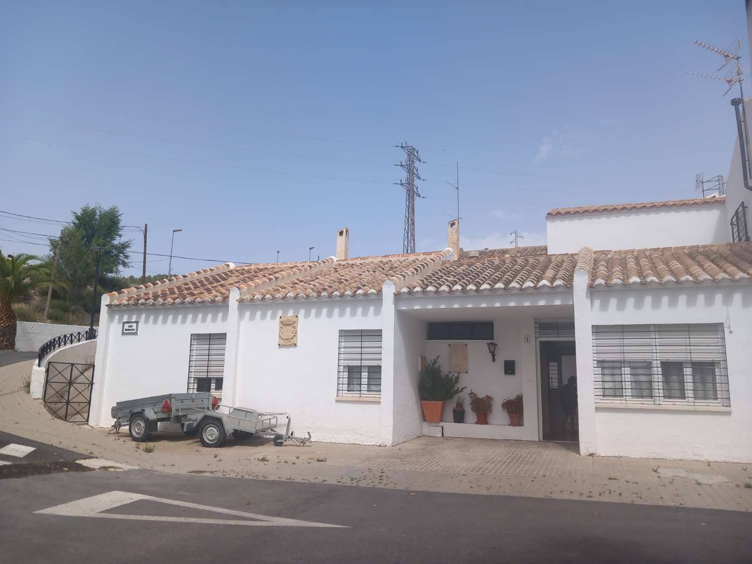 4 soveværelse Semi-Rækkehus til salg i Velez-Blanco - € 119.000 (Ref: 9134109)