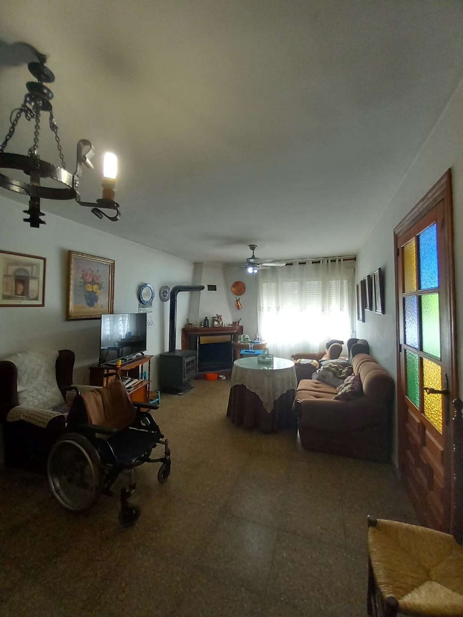 4 soveværelse Semi-Rækkehus til salg i Velez-Blanco - € 119.000 (Ref: 9134109)