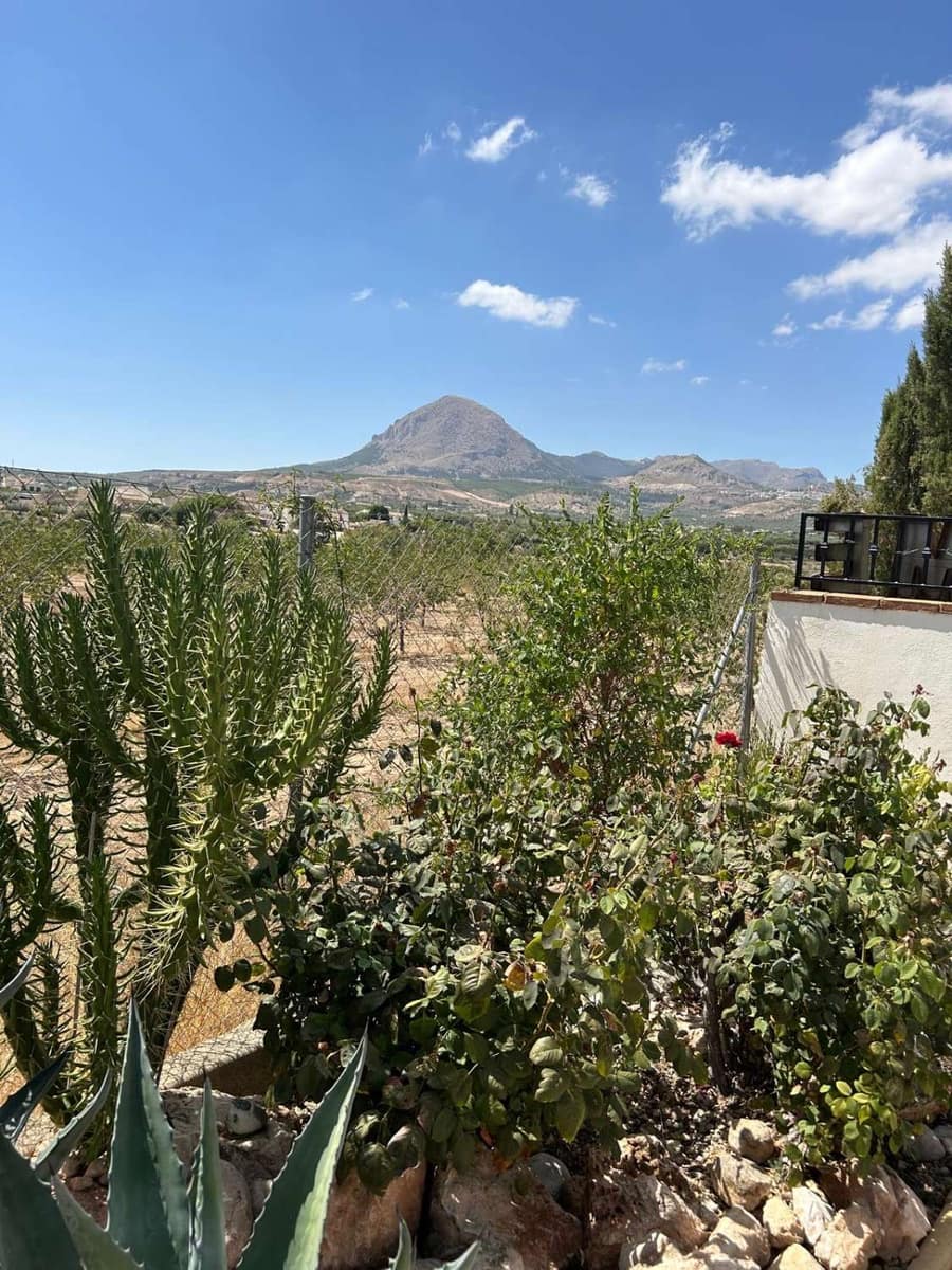 3 slaapkamer Villa te koop in Velez-Blanco met zwembad - € 265.000 (Ref: 9219850)