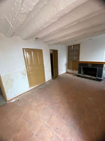 Casa de 3 habitaciones en Chirivel en venta - 30.000 € (Ref: 9356721)