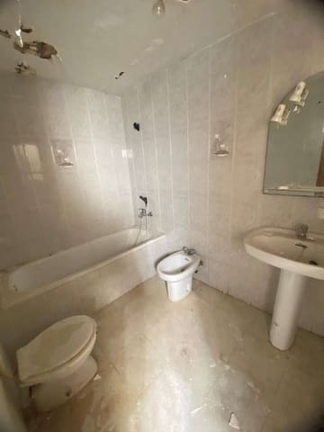 Casa de 3 habitaciones en Chirivel en venta - 30.000 € (Ref: 9356721)