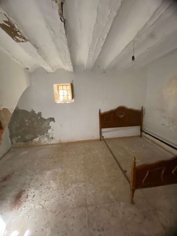 Casa de 3 habitaciones en Chirivel en venta - 30.000 € (Ref: 9356721)