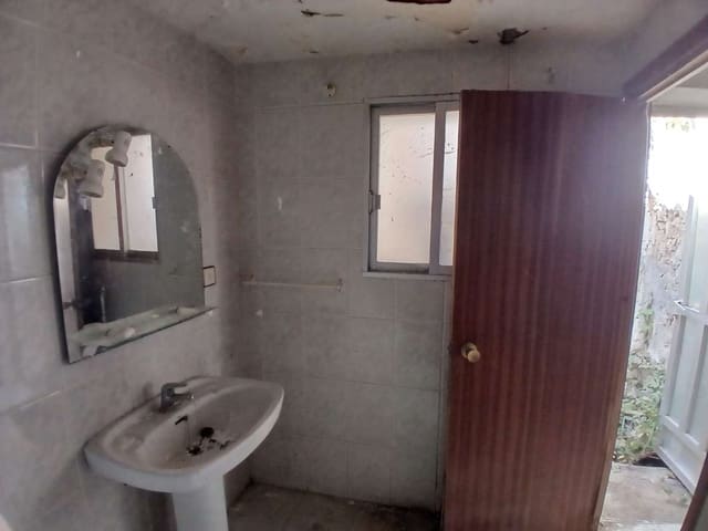 Casa de 3 habitaciones en Chirivel en venta - 30.000 € (Ref: 9356721)