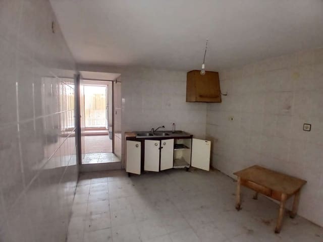 Casa de 3 habitaciones en Chirivel en venta - 30.000 € (Ref: 9356721)