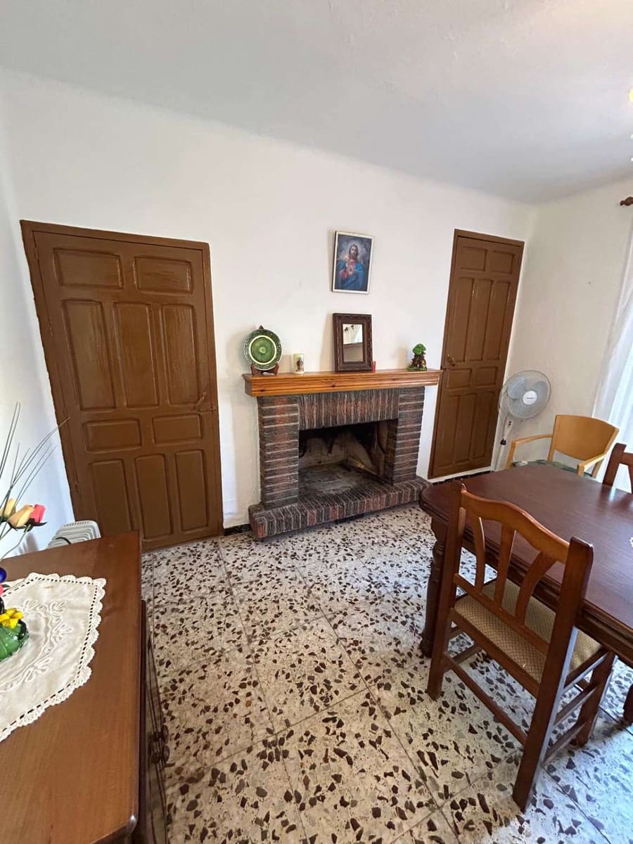 Casa de 5 habitaciones en Chirivel en venta - 145.550 € (Ref: 9356724)