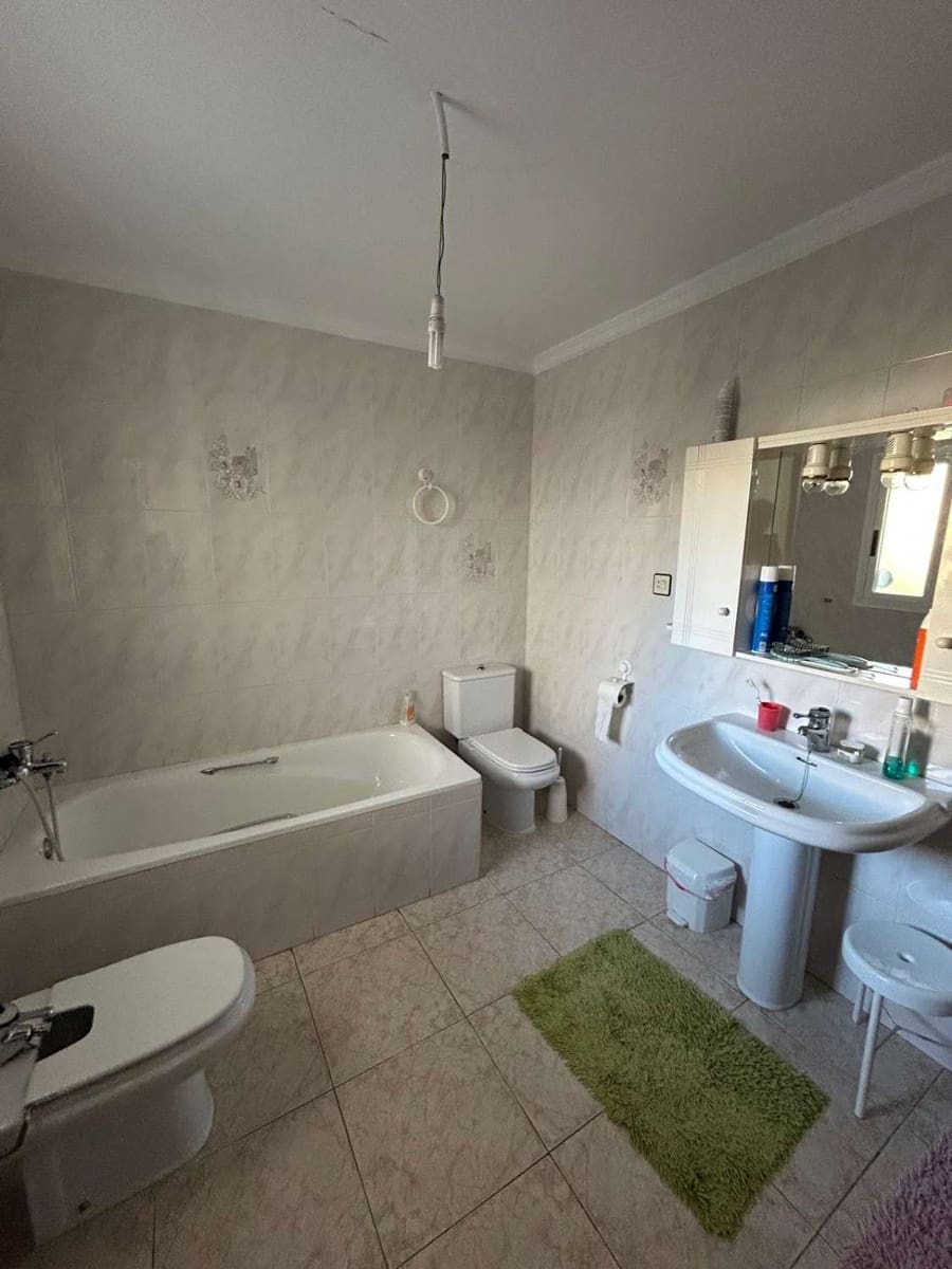 Casa de 5 habitaciones en Chirivel en venta - 145.550 € (Ref: 9356724)