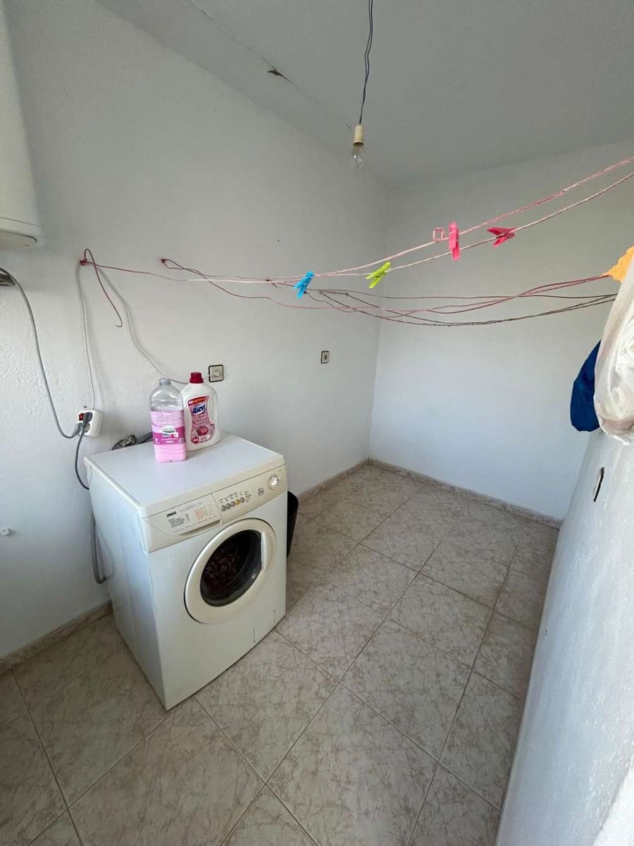 Casa de 5 habitaciones en Chirivel en venta - 145.550 € (Ref: 9356724)