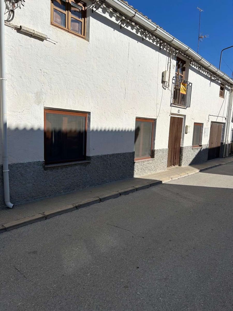 Casa de 5 habitaciones en Chirivel en venta - 145.550 € (Ref: 9356724)