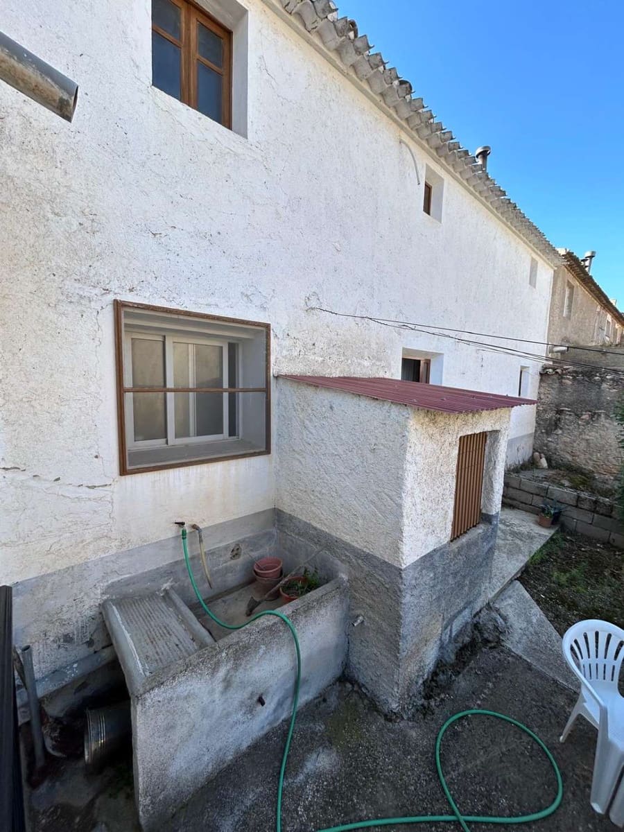 Casa de 5 habitaciones en Chirivel en venta - 145.550 € (Ref: 9356724)