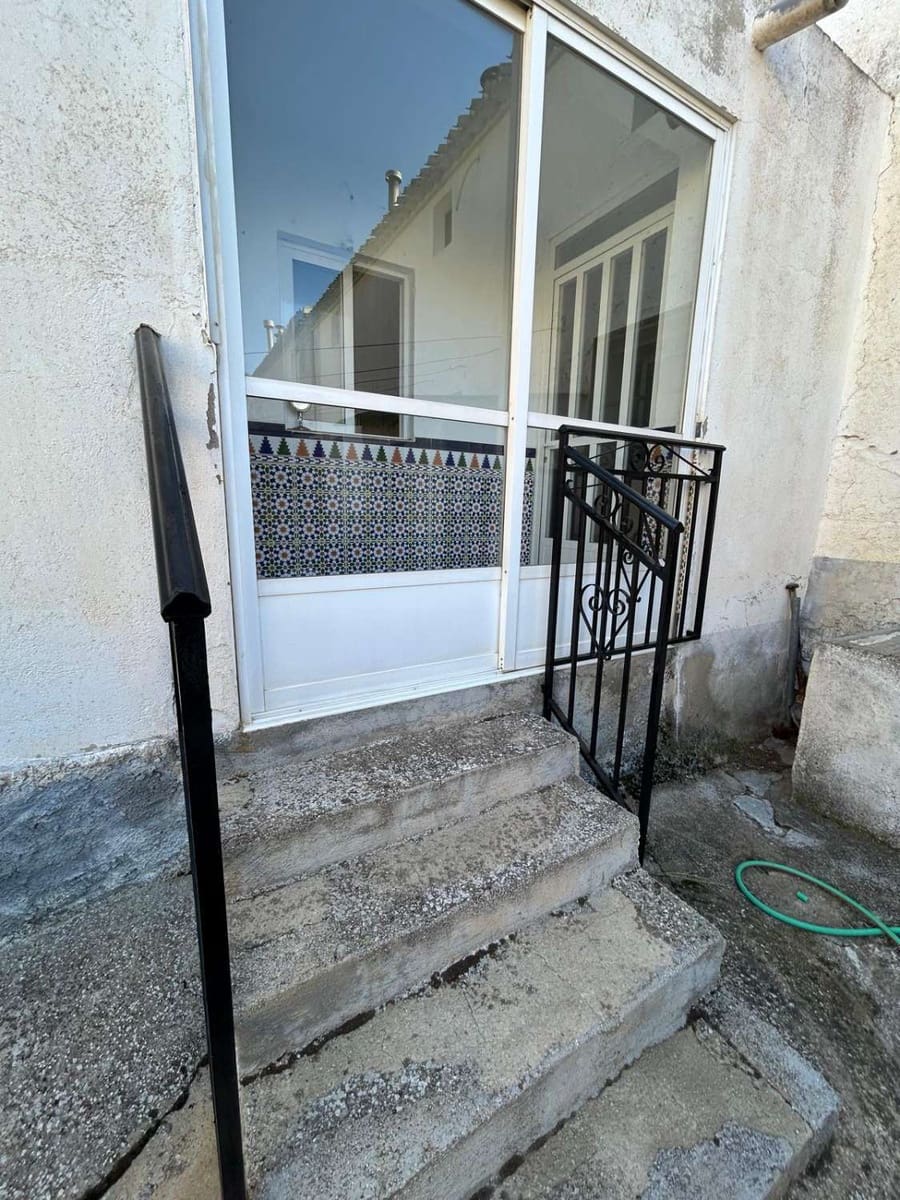 Casa de 5 habitaciones en Chirivel en venta - 145.550 € (Ref: 9356724)