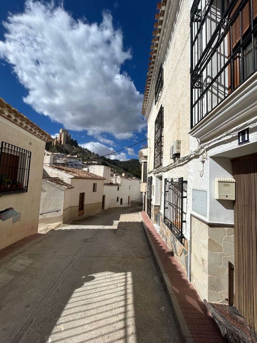 6 quarto Moradia em Banda para venda em Velez-Blanco - 120 000 € (Ref: 9585487)