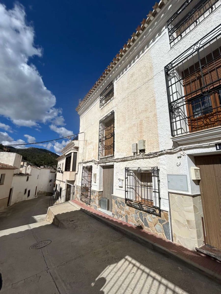 6 quarto Moradia em Banda para venda em Velez-Blanco - 120 000 € (Ref: 9585487)