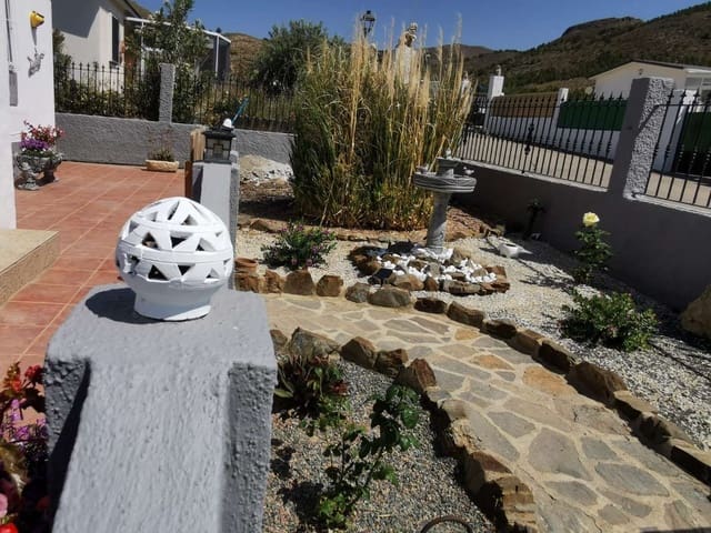 Chalet de 2 habitaciones en Oria en venta con piscina - 129.950 € (Ref: 9640348)