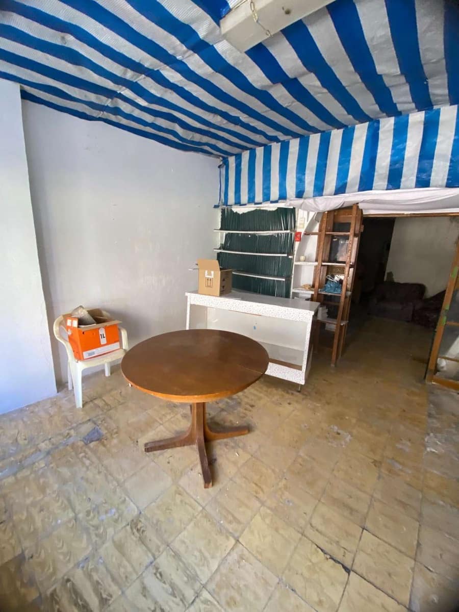 Kaupallinen myytävänä paikassa Velez-Blanco - 46 000 € (Ref: 9651596)