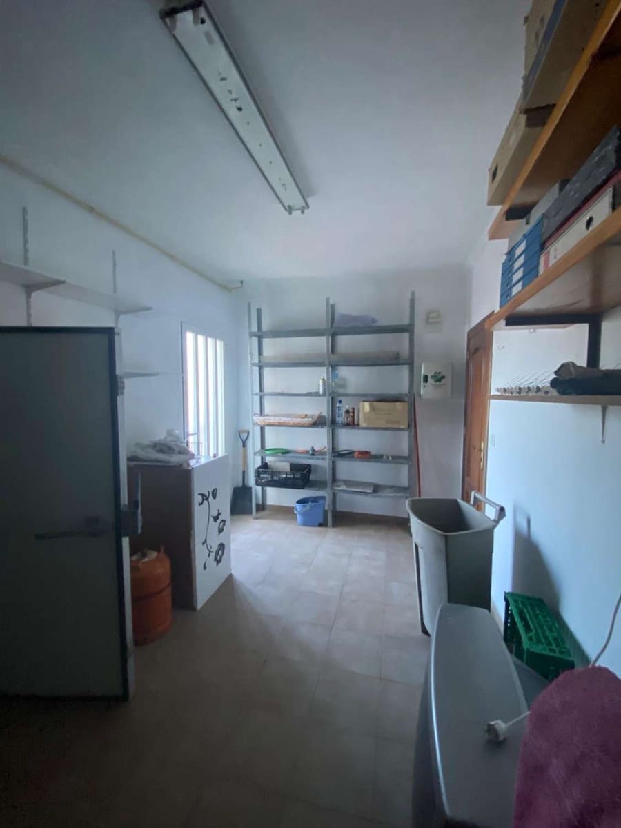 Kaupallinen myytävänä paikassa Maria - 234 000 € (Ref: 9651601)