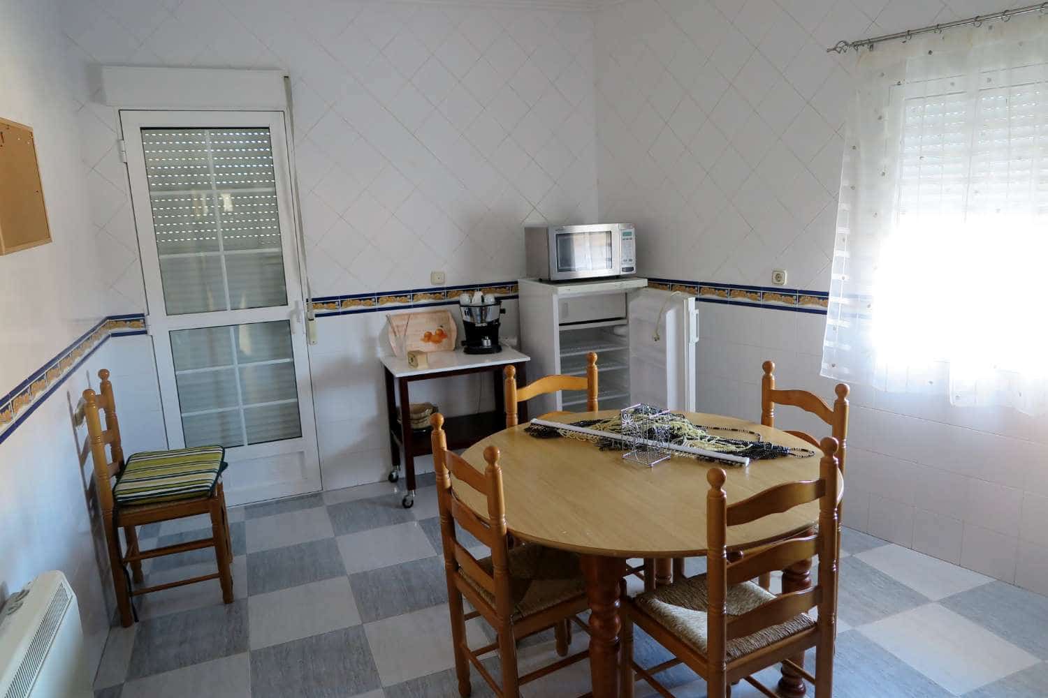 Kaupallinen myytävänä paikassa Maria - 234 000 € (Ref: 9651601)