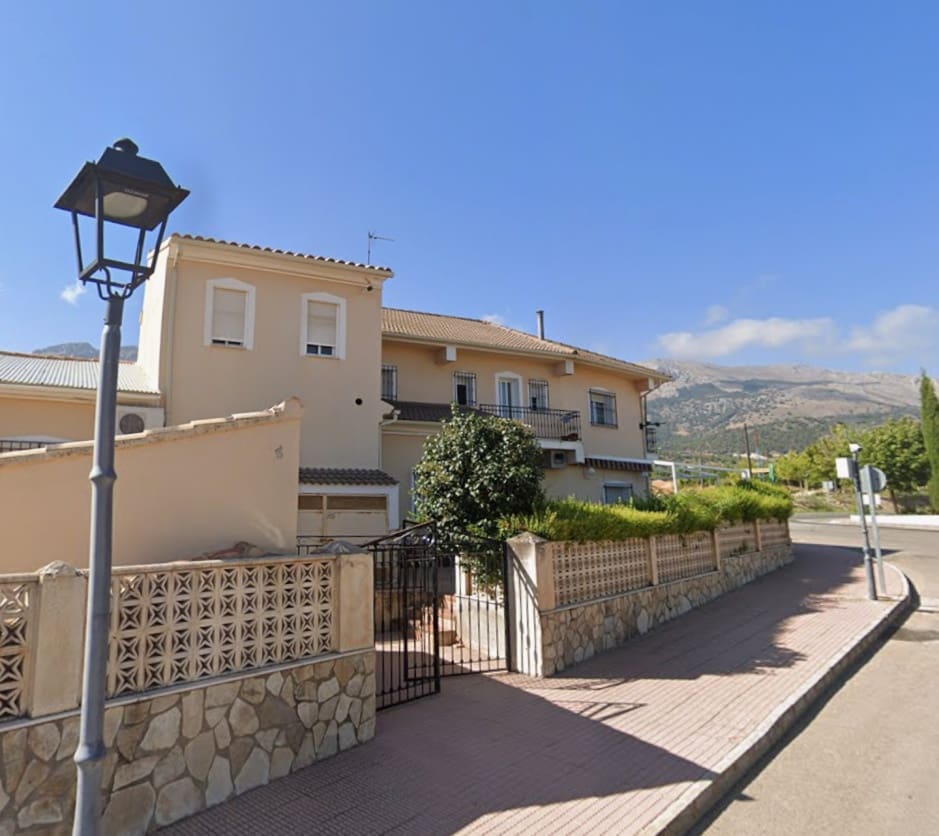 Kaupallinen myytävänä paikassa Maria - 234 000 € (Ref: 9651601)