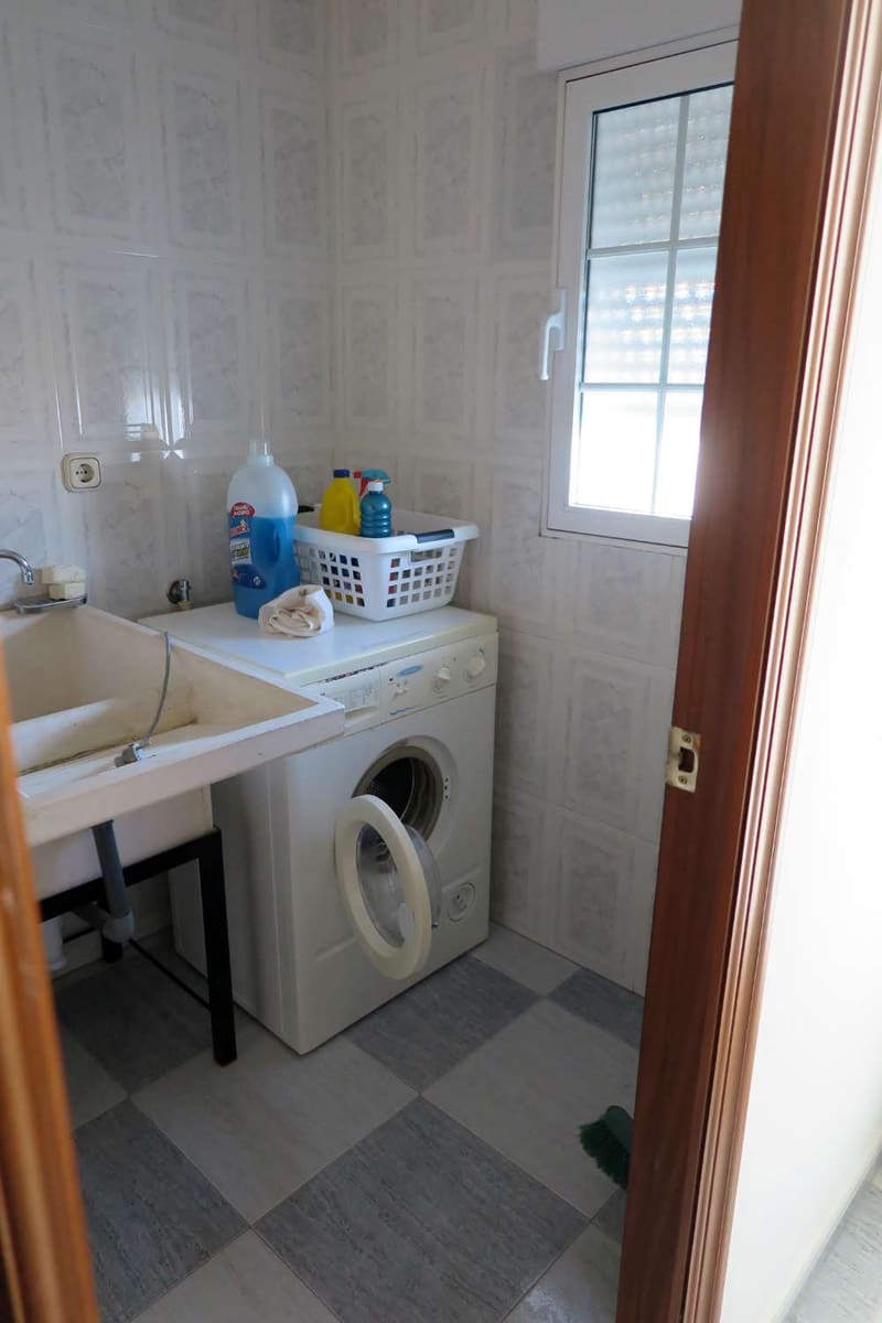 Kaupallinen myytävänä paikassa Maria - 234 000 € (Ref: 9651601)