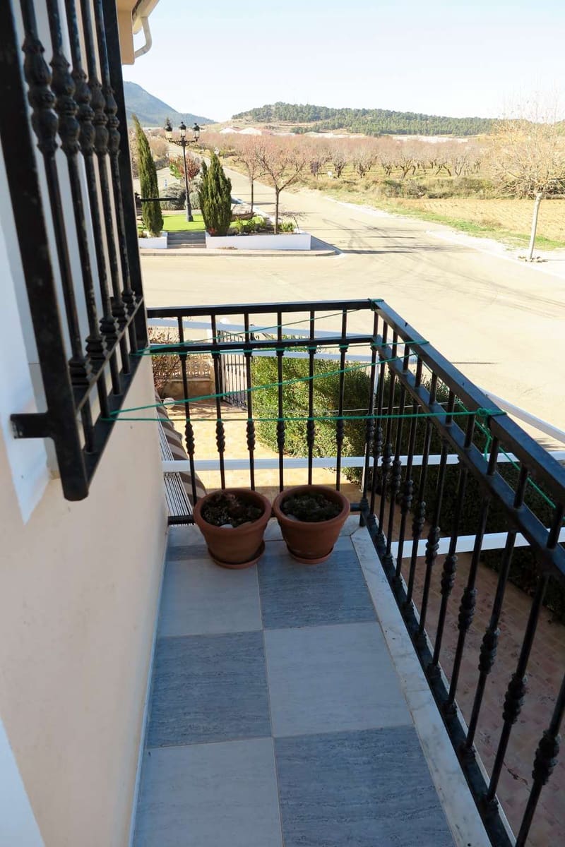 Kaupallinen myytävänä paikassa Maria - 234 000 € (Ref: 9651601)