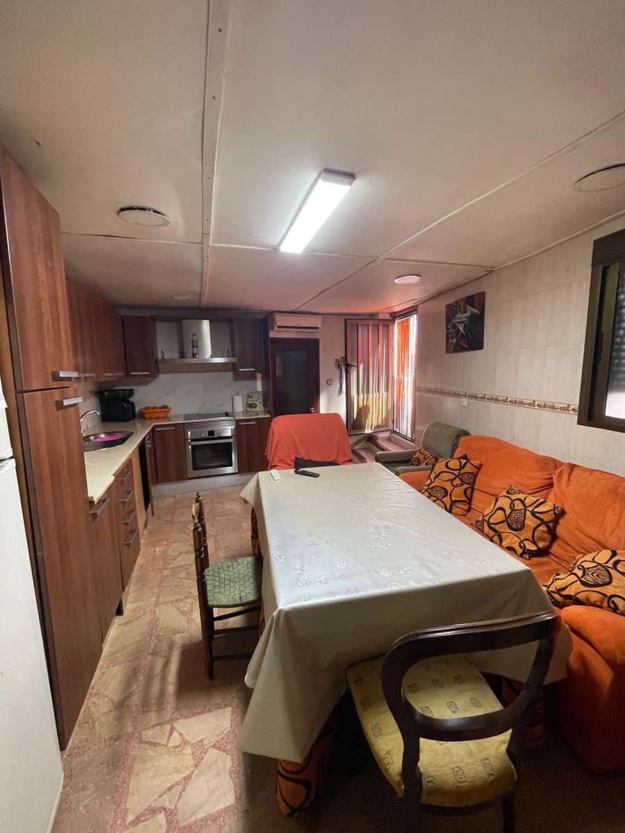 4 bedroom Townhouse for sale in Velez-Blanco with garage - € 126,000 (Ref: 9735230)