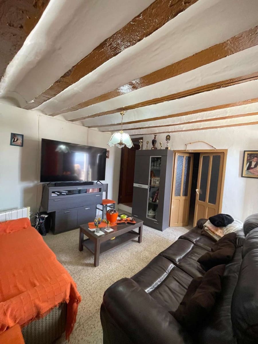 4 bedroom Townhouse for sale in Velez-Blanco with garage - € 126,000 (Ref: 9735230)