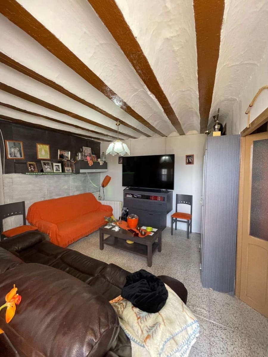 4 bedroom Townhouse for sale in Velez-Blanco with garage - € 126,000 (Ref: 9735230)