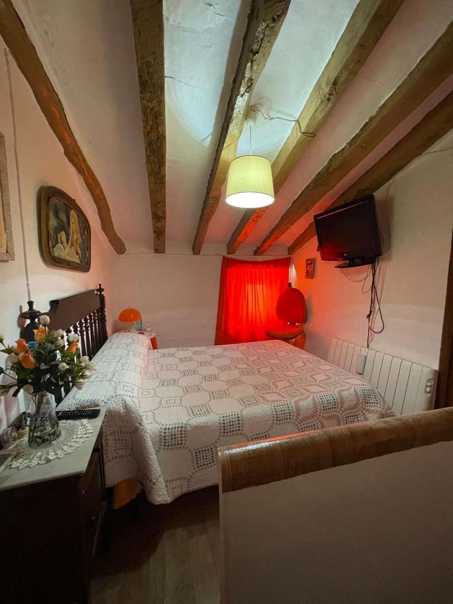 4 bedroom Townhouse for sale in Velez-Blanco with garage - € 126,000 (Ref: 9735230)