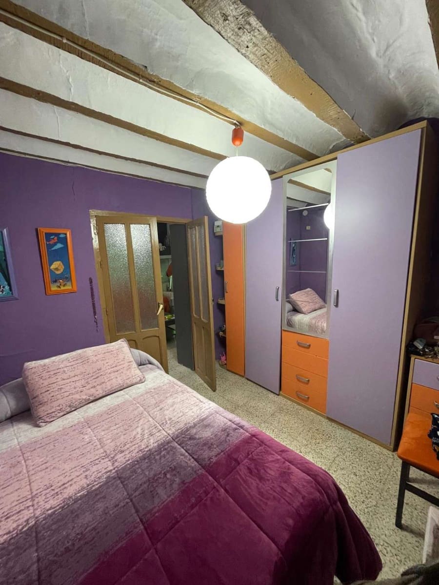 4 bedroom Townhouse for sale in Velez-Blanco with garage - € 126,000 (Ref: 9735230)